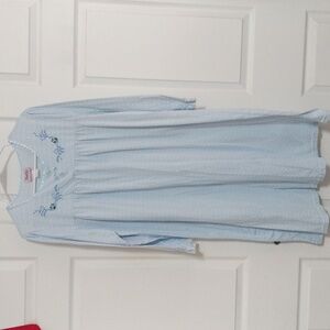 #34.NWOT Betsy Loungewear Baby Blue Color Night Gown. Size: Large